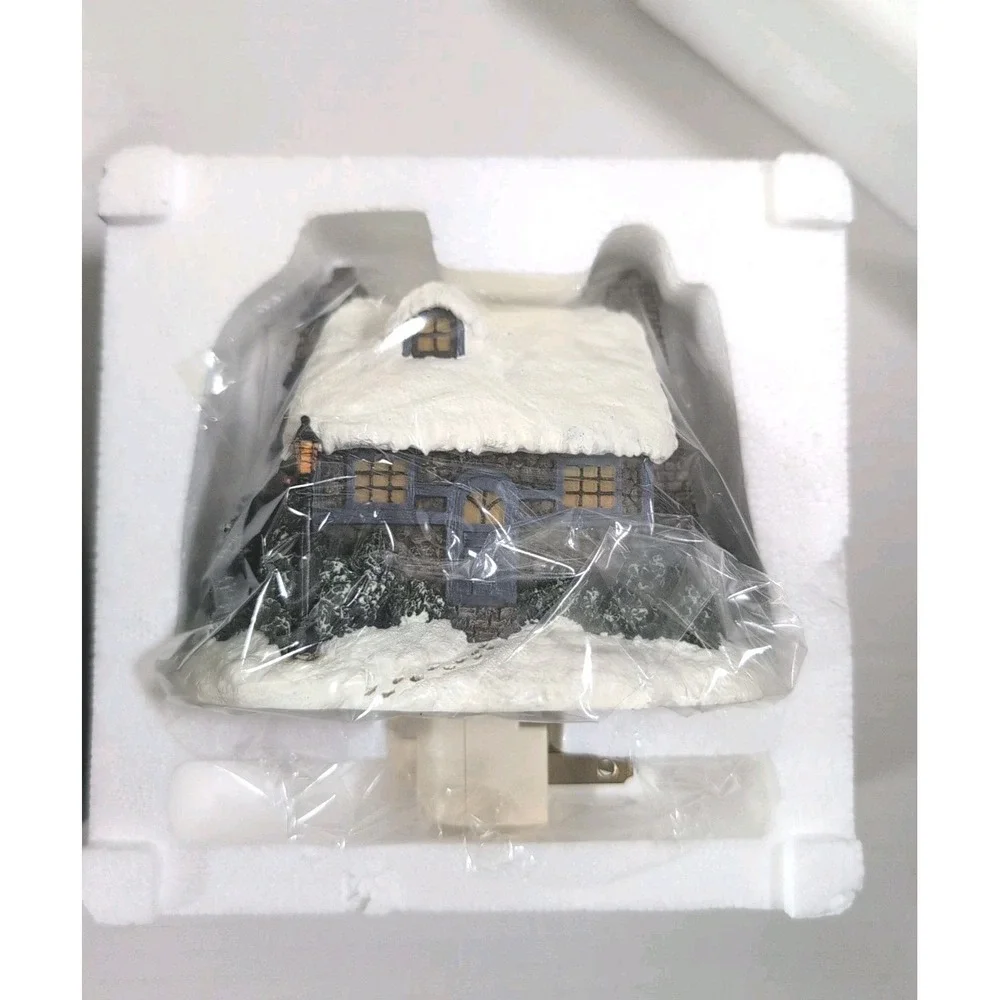 Thomas Kinkade Snowy Cottage STONEHEARTH HUTCH Sculpted Night Light - New